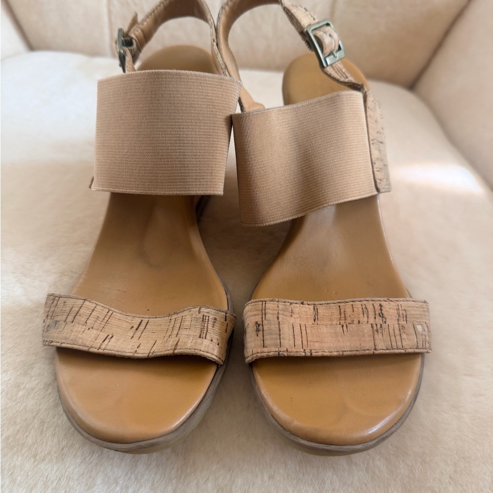 Korks Stylish Tan Wedge Sandals